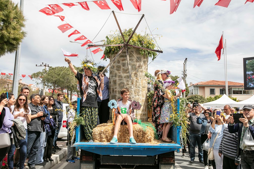 Yüzleri güldüren festival: Alaçatı Ot Festivali