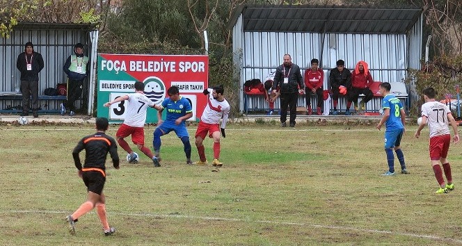 Foça Belediyespor liderlik koltuğuna oturdu