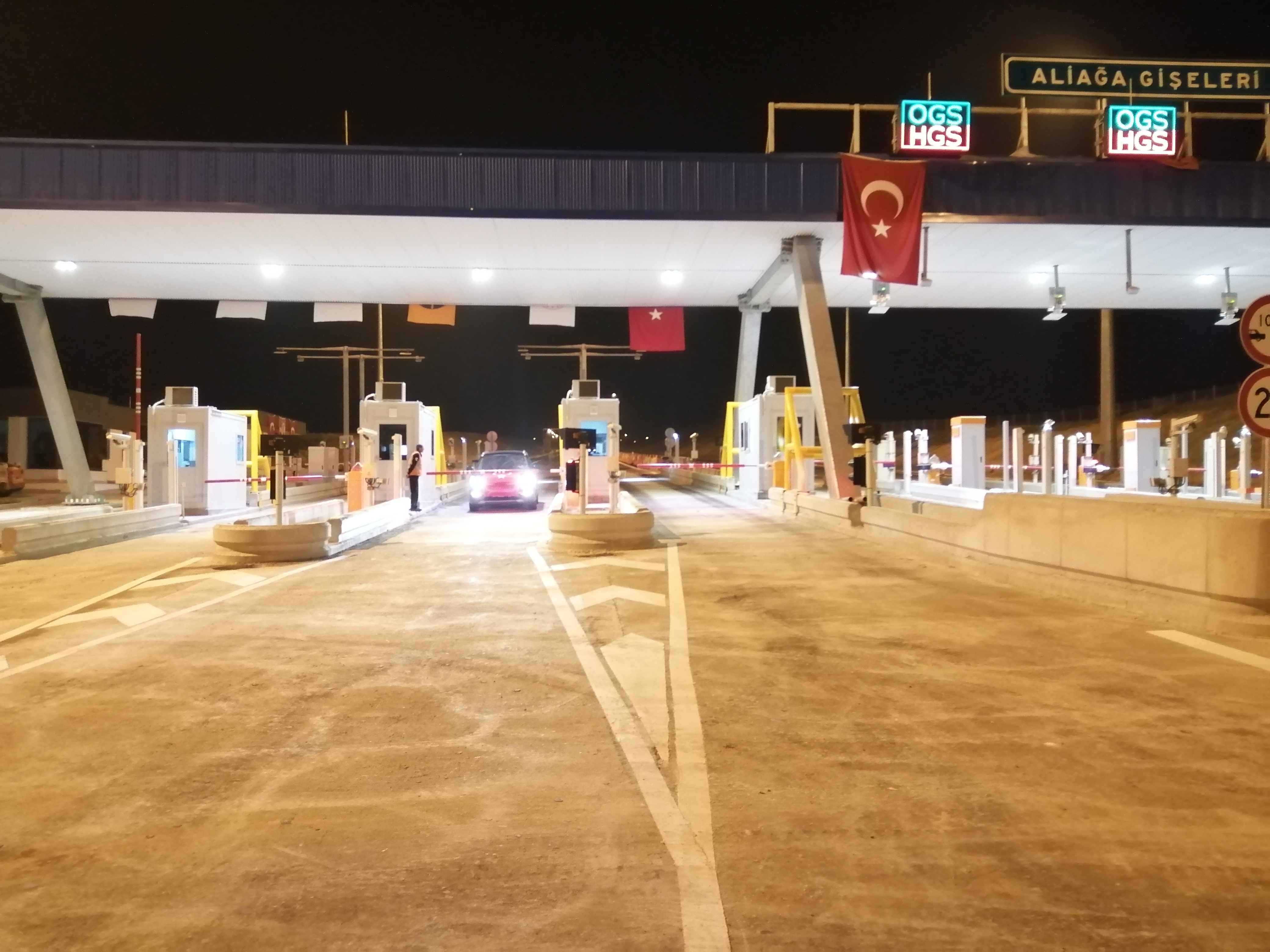 Menemen-Aliağa-Çandarlı Otoyolu Bazı kesimleri Trafiğe açıldı.