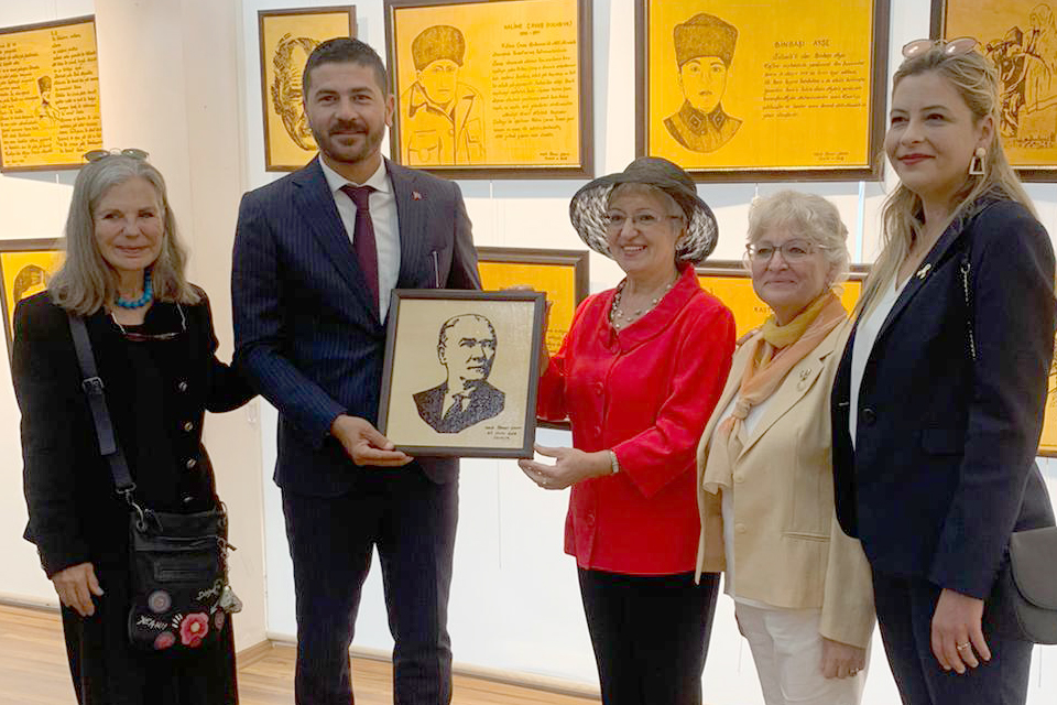 ATATÜRK YOLUNDA CUMHURİYET KADINLARI