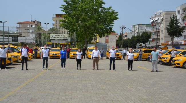 Aliağa'da Sokak Kısıtlamasında Ticari Taksiler Dezenfekte Edildi.