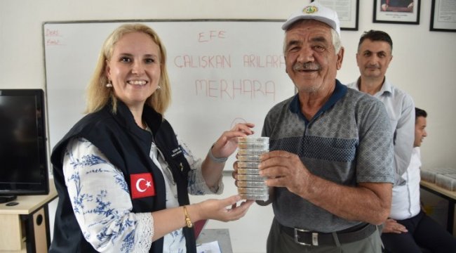 Manisa'da ana arıların dağıtımına devam