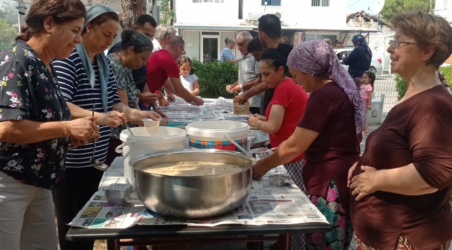 Foça Yenibağarasında Geleneksel Aşure Etkinliği