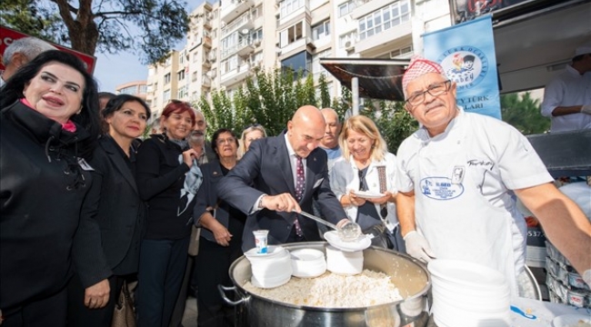 Atatürk için mevlit okutuldu, lokma dağıtıldı