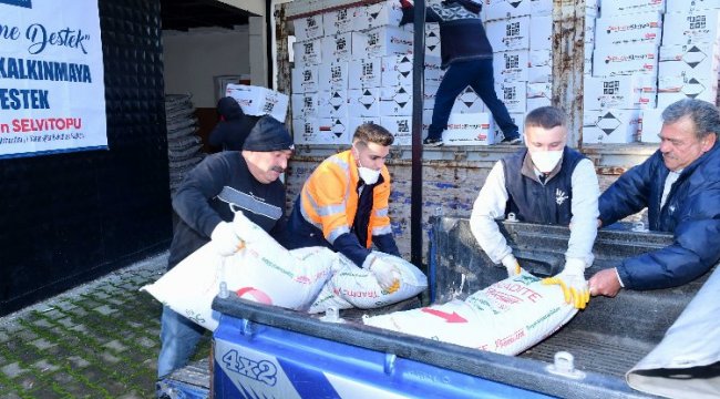 Karabağlar'da tonlarca gübre ve bordo bulamacının dağıtılıyor