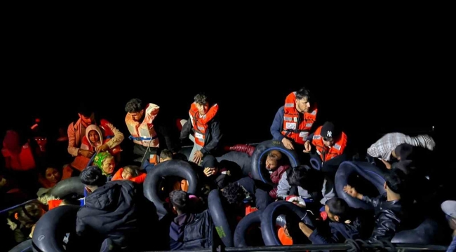 İzmir açıklarında 18'i çocuk 45 göçmen yakalandı