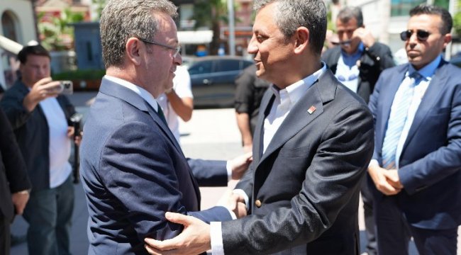 CHP Lideri Özel'den, Manisa Vali Ünlü'ye ziyaret