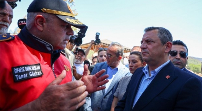 CHP Genel Başkanı Özel Selçuk'ta yanan ormanlık alanı inceledi