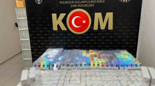 İzmir'de kaçakçılara eş zamanlı operasyon