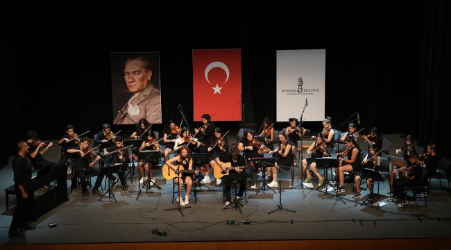  Bergama'da 88. Uluslararası Kermesin 6. Gününde Sanat ve Kültürle Dolu Bir Akşam