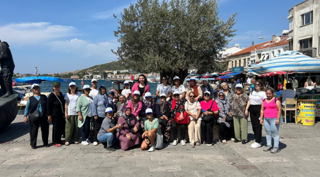 Büyükşehir'in gezileriyle İzmir'de güzel bir gün