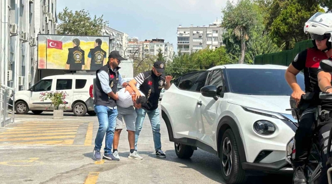 İzmir'de 2 kişiyi öldürüp 3 kişiyi yaralayan gaspçı katil tutuklandı