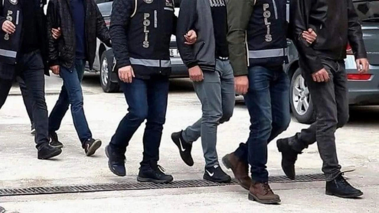 İzmir merkezli PKK Operasyonu: 13 gözaltı