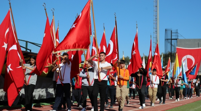 Aliağa, Cumhuriyetin 101. Yılında Atatürk Stadında Buluştu