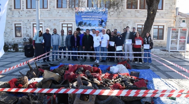 Foça'da Deniz Dip ve Kıyı Temizliği Etkinliği: "Deniz Varsa Hayat Var"