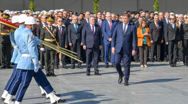 İzmir'de Cumhuriyet Bayramı törenleri başladı