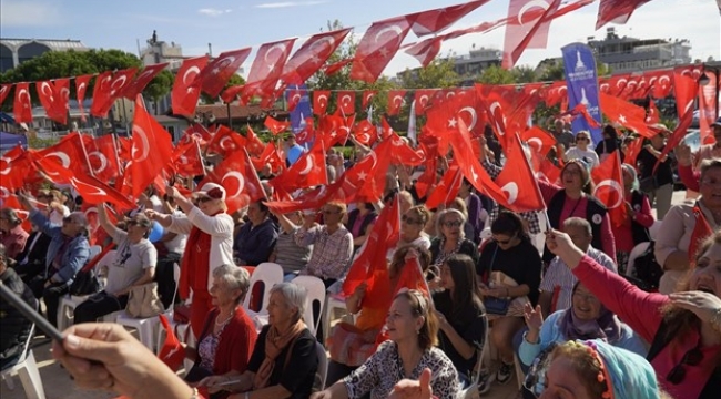 İzmir'de en büyük bayrama en görkemli kutlama