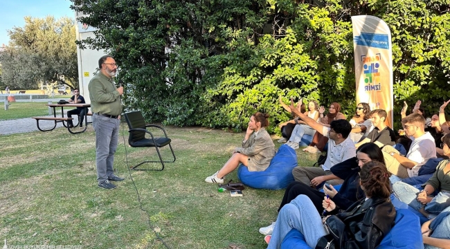 İzmir'de gençlerin "deneyim yolculuğu başladı