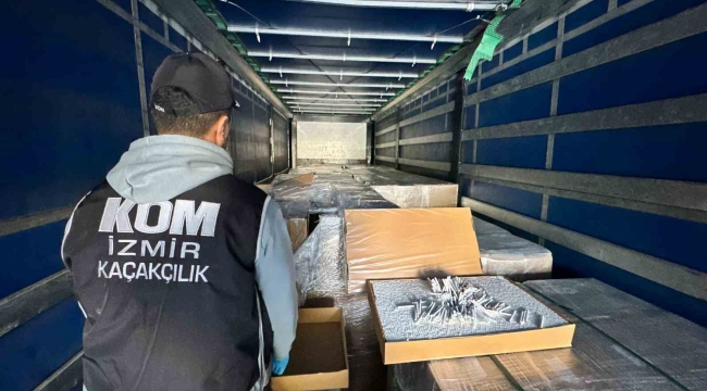 Tuz ruhu kolilerinden 4 milyon liralık kaçak makaron çıktı