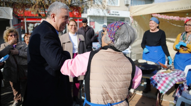 Bergama Belediyesi Üreten Kadınlar İçin Yeni Yıl Pazarı Kurdu