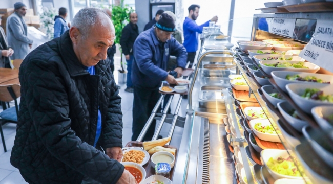 Buca Belediye Lokantaları öğrenciye ve emekliye can suyu oldu