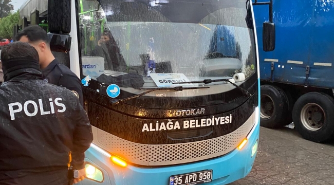 Çiğli'de Spor Şiddeti: Aliağa Helvacı Spor Otobüsü Taşlandı!