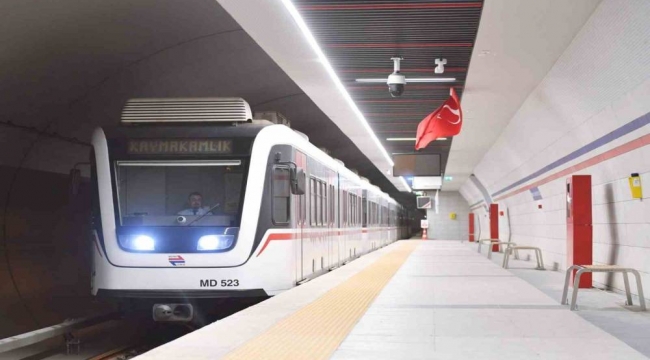 İzmir Metrosu'nda Yeni Sefer Düzeni: Pazar Günleri Kesintisiz Ulaşım