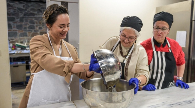 Fransız şeften işitme engellilere pastacılık kursu 