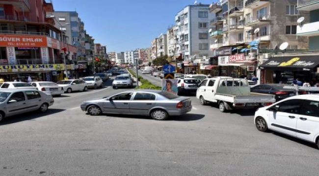  İzmir'de Trafiğe Kayıtlı Araç Sayısı 1 Milyon 963 Bin 733'e Yükseldi  