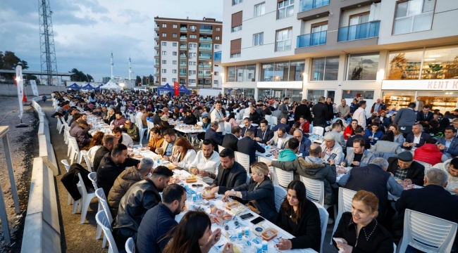 Başkan Tugay: Bu sofralarda geleceğe dair umutlanıyoruz