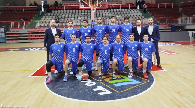 Celal Atik Spor Salonu'nda parke ısınıyor