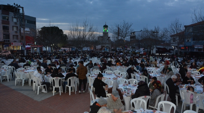 CHP İzmir İl Başkanlığı'ndan Aliağa'da İftar Programı: Birlik ve Beraberlik Mesajı